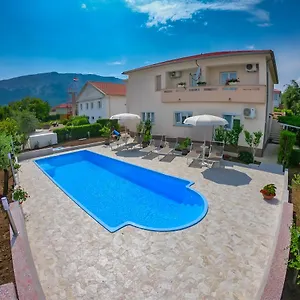  Apartment Meri