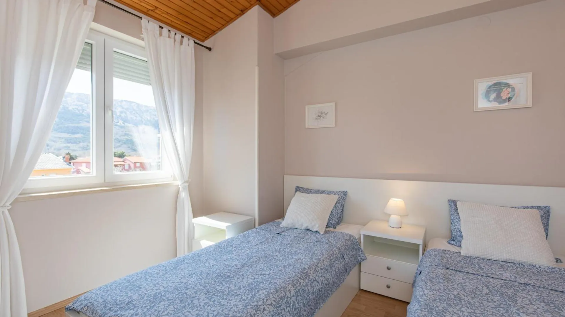 Apartments Ivanka Dujmovic バスカ
